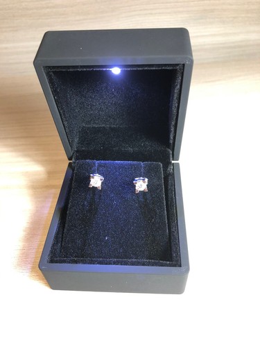 Orecchini con diamanti - orecchini,