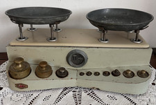 Antica bilancia a due piatti