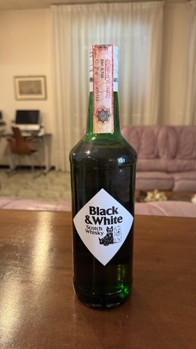 Black white scotch whisky - scotch,