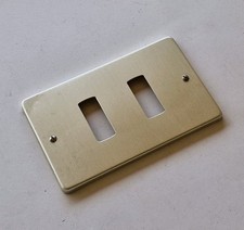 Ave placca placchetta 2 moduli posti fori serie Grattacielo alluminio grigio