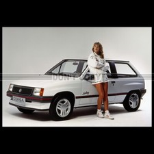 Photo A.007006 OPEL CORSA SWING & STEFFI GRAF (TENNIS 1980'S)