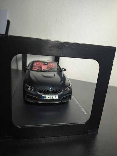 Modellino auto bmw m4 - 1:18,