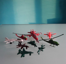 Lotto Modellini 7 AEREI e 2 Elicotteri in Plastica, Made in Hong Kong, vintage.