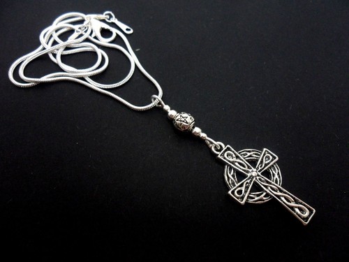 Una bella collana - bella, croce