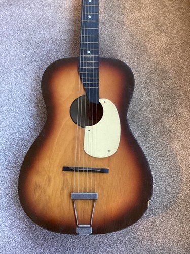 Chitarra salotto vintage - da,