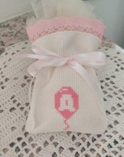 Sacchetti per confetti battesimo ricamati a punto croce tela aida