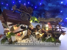 Presepe artigianale casetta 37x15x22 cm h, statuine Landi 6 cm con luci