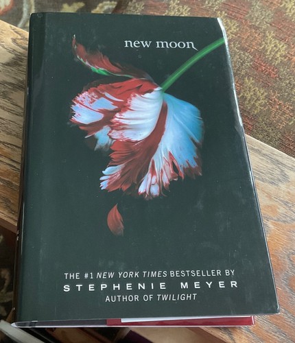 New moon stephenie meyer - new,