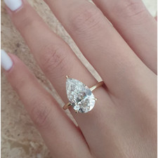 Anello di fidanzamento in oro