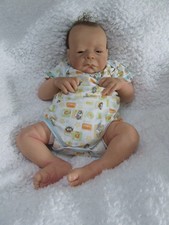 Reborn baby doll  bambola in
