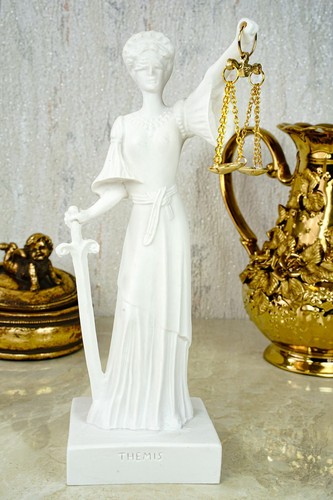Giustizia dea statua scultura - giustizia,