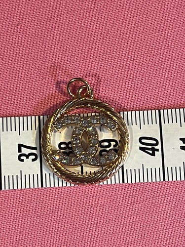 Pendentif breloque charm