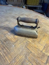 FERRO DA STIRO ANTICO