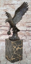 Statua Decorativa Di Un'Aquila