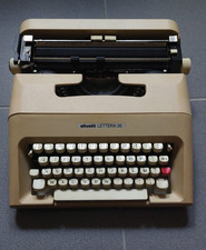 Macchina da scrivere  Olivetti