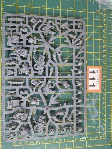 Warhammer 40k space marine - space,
