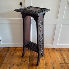 Antico supporto per piante in