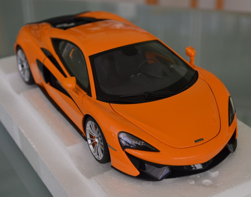 Autoart mclaren 570s - 1:18,