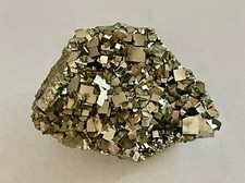 Pirite cubica, brillante