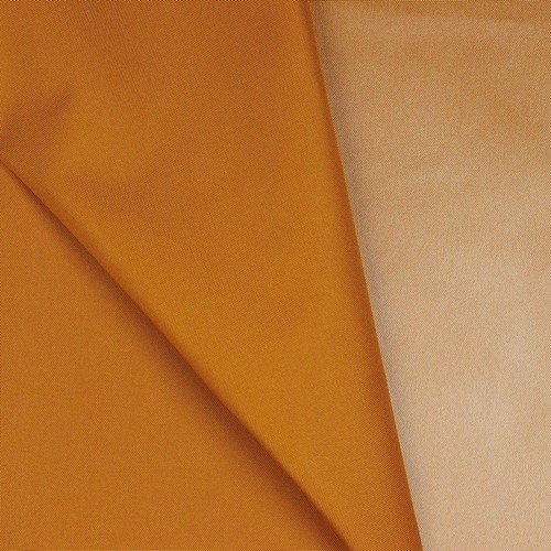 Materiale tessuto - in,