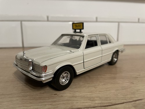 Voiture miniature 24 - miniature, 1/24