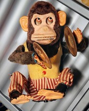 Scimmia piatto applausi