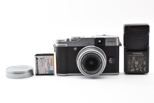Fotocamera digitale compatta