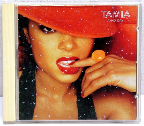 Tamia a nü - tamia, day