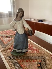 LLADRO' - Figura statua porcellana Donna Venditrice di frutta