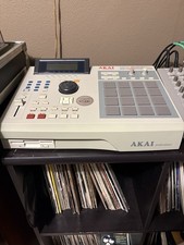 Akai MPC2000XL Sampler &