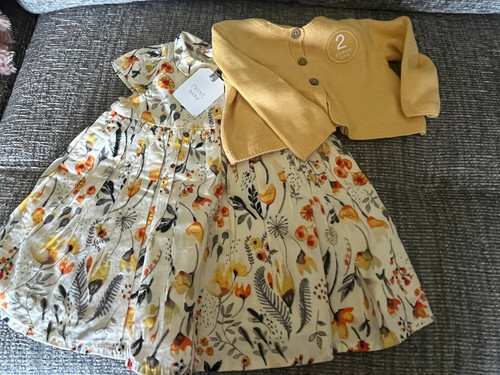 Cardigan giallo vestito