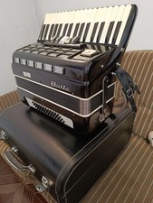 Vendo bellissima fisarmonica Marca PARROT modello "Baile" 48 bassi con custodia