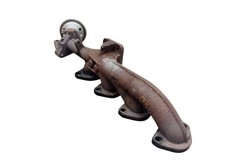 Front exhaust manifold for