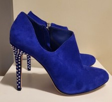 Showstoppers! Saks Fifth