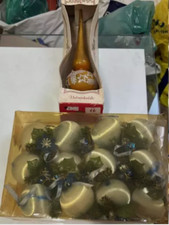 12 CHRISTMAS BALLS FOR