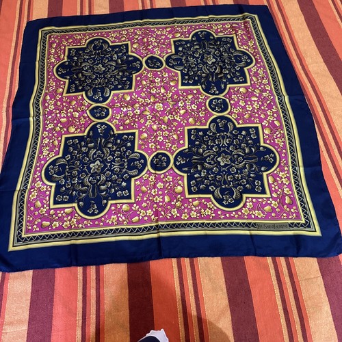 Foulard yves saint laurent - foulard,