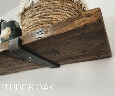 Scaffali da tavola vecchi