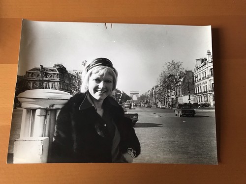 Rita pavone sur les champs - rita,