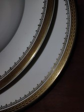 servizio di piatti  Rosenthal  da 12  completo   anni "70   bordato in oro 