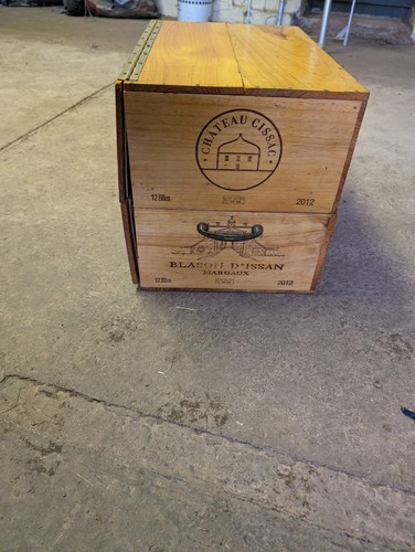 Scatola legno ricavata da - in,