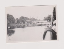 Snapshot argentique Edam canal