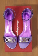 Sandali in pelle con tacco