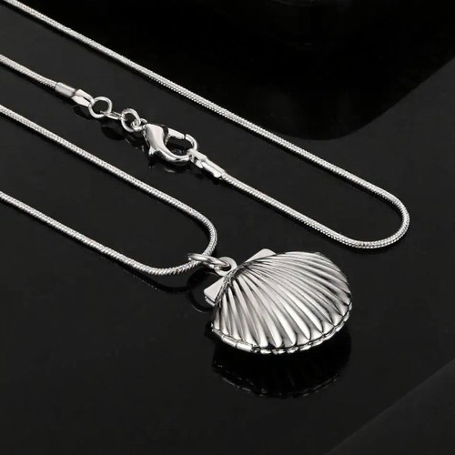 Collana medaglione conchiglia