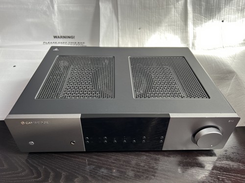 Amplificatore stereo integrato