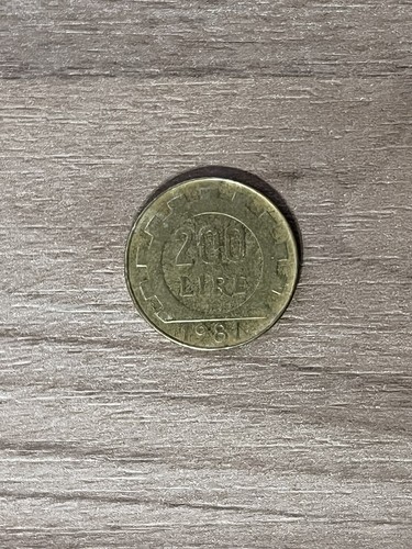 Moneta 200 lire - moneta,