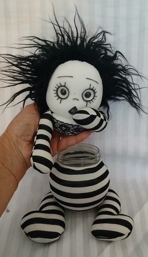 Nuova insolita dolly - e,