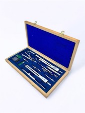 cofanetto con Compasso e