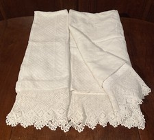 Antico Copriletto Di piquet con bordura all uncinetto su due lati.cm300x225