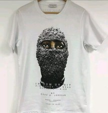 Shirt nom uh - t-shirt,