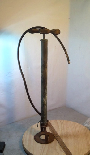 Antica pompa per pneumatici